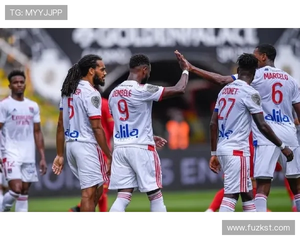 阿积士与里昂对决分析:战术布局与球员表现的全面解读 阿积士与里昂对决分析:战术布局与球员表现的全面解读