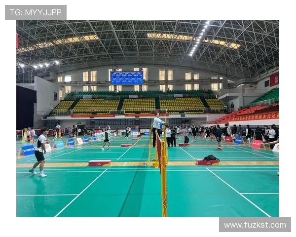 成都与南京羽毛球队赛后复盘分析力量对比与战术探讨